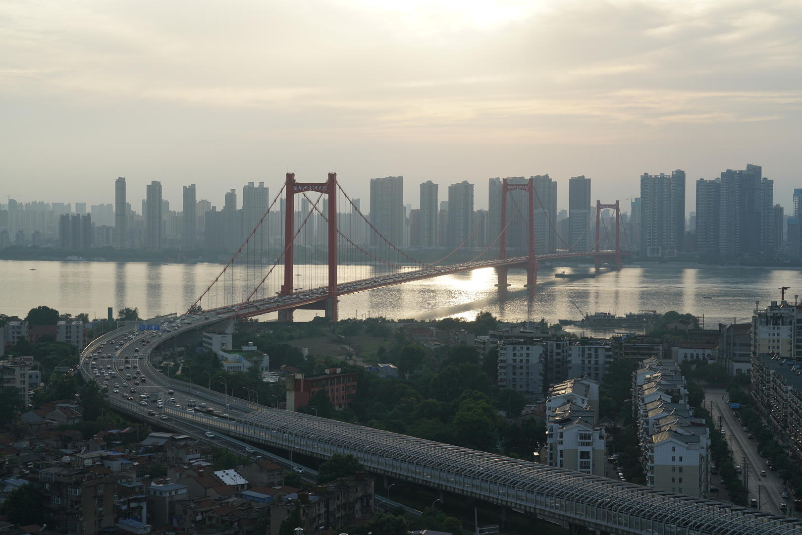 武汉鹦鹉洲长江大桥延时视频的预览图