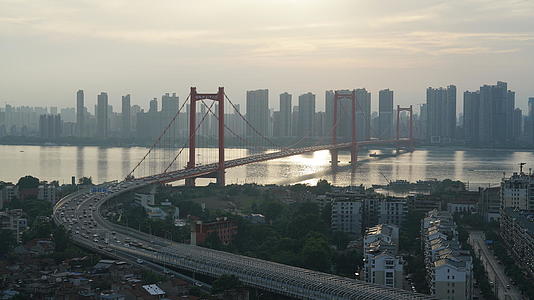 武汉鹦鹉洲长江大桥延时视频的预览图
