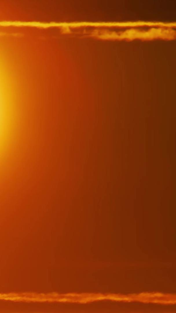 大海金色日出日落落实拍摄视频的预览图