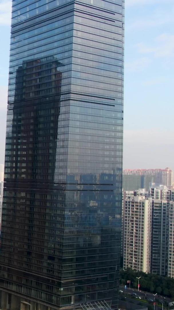 广西第一高楼华润大厦航拍视频的预览图