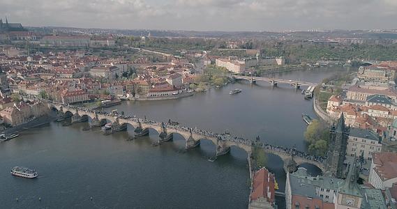 捷克城市航拍视频的预览图