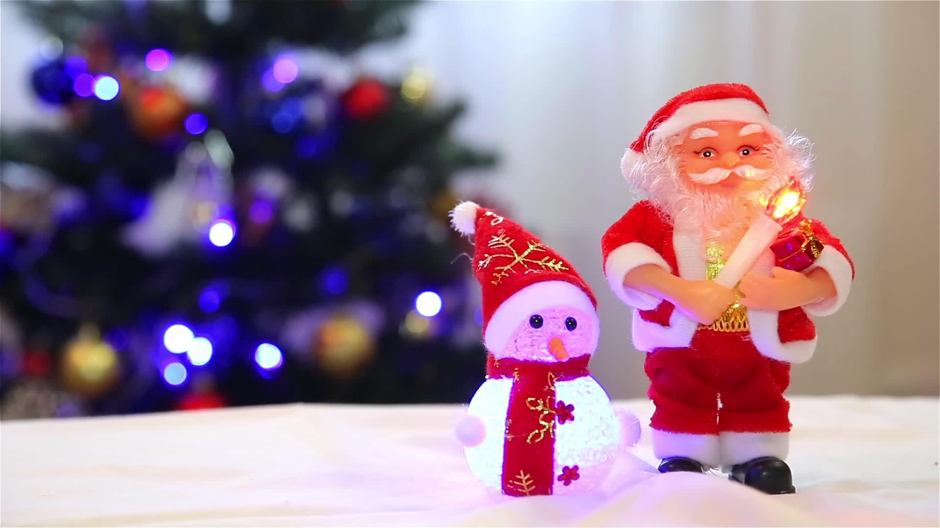 圣诞老人雪人 由玩具组成视频的预览图