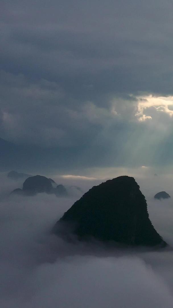 桂林喀斯特地貌云海日出耶稣光明视频的预览图