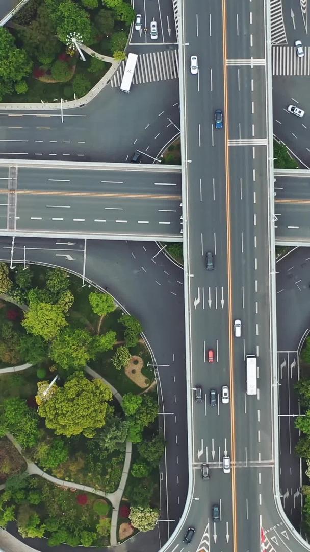 风景城市立体高架立交通桥梁交通道路交通流量材料视频的预览图