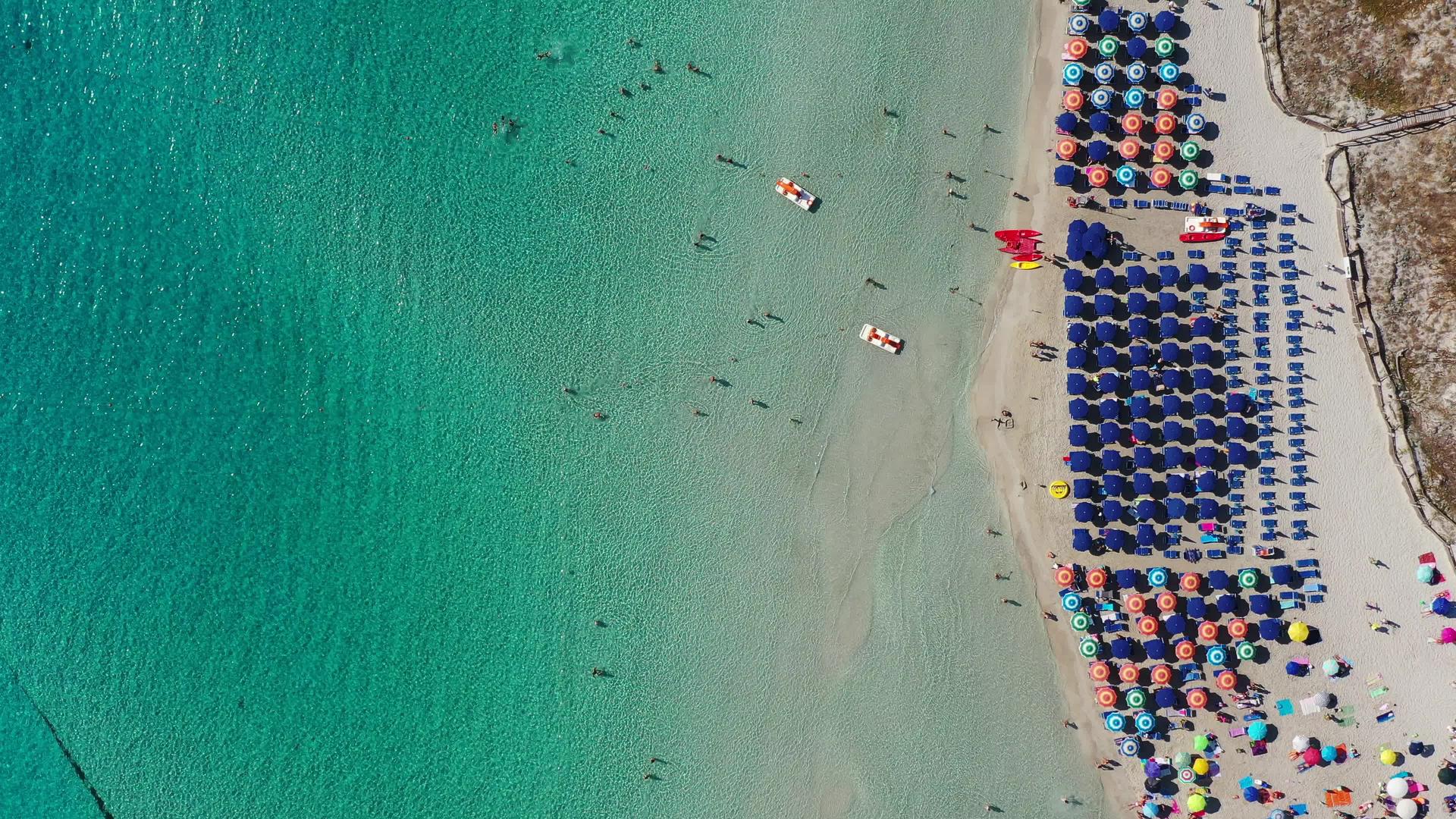 贝罗萨海滩令人惊叹的空中场景视频的预览图