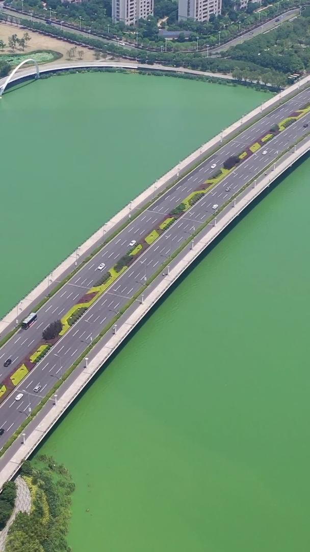 苏州金鸡湖航拍湖大桥视频的预览图