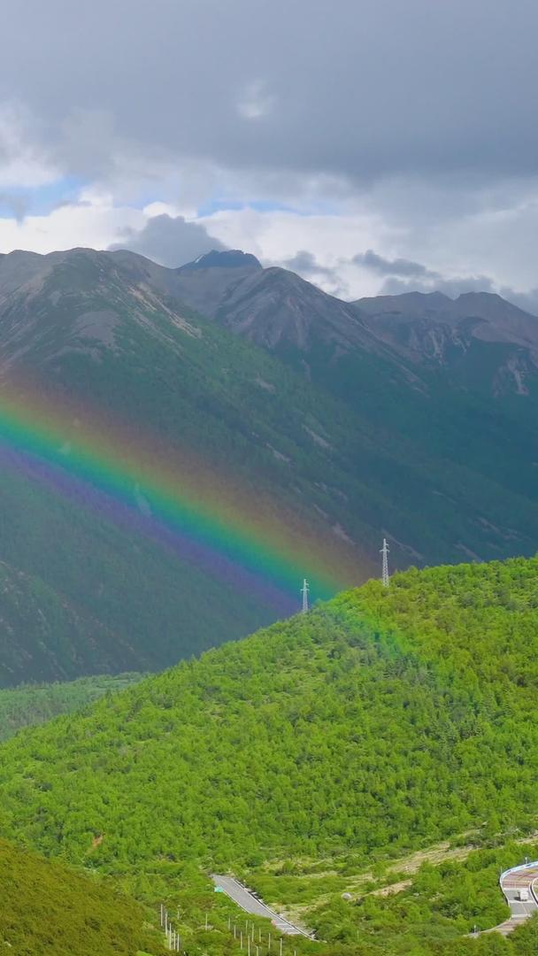 彩虹彩虹是牧羊盆地的大草原视频的预览图