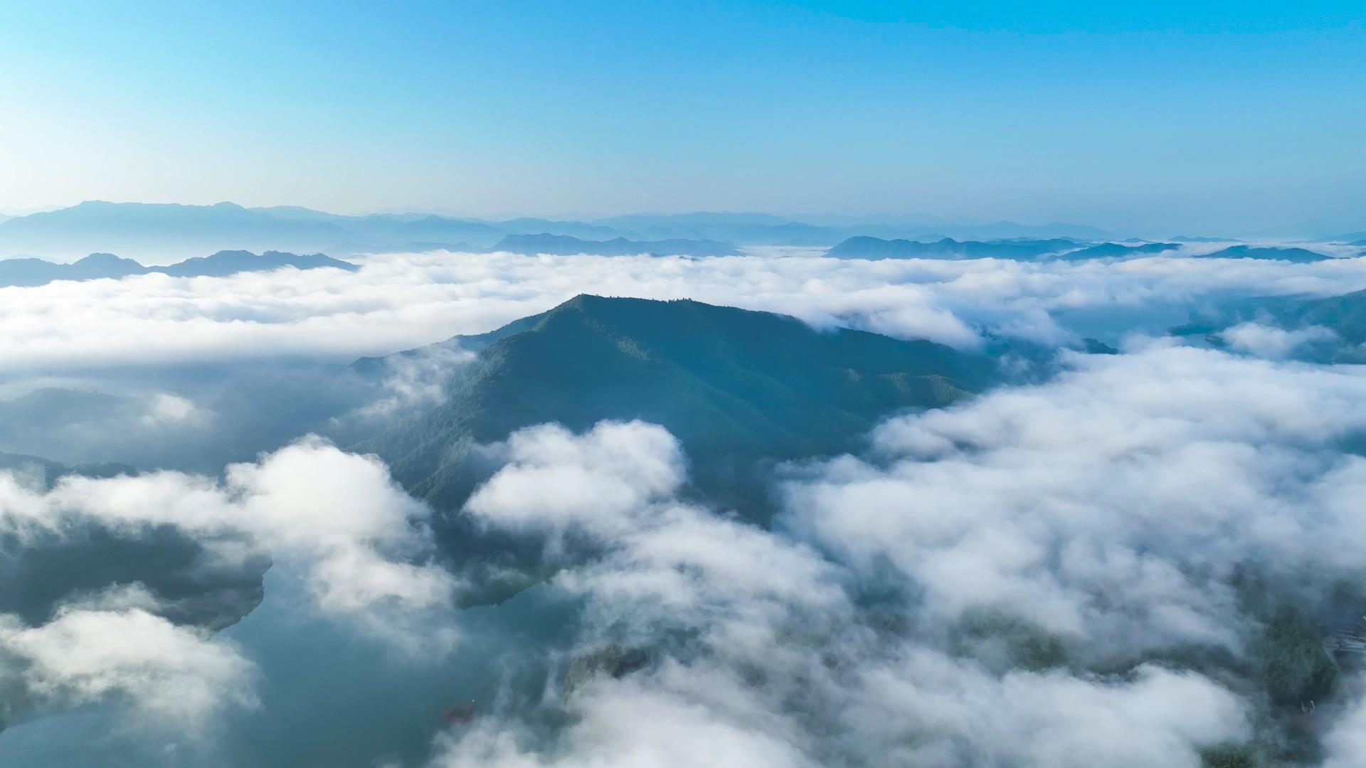 4K航拍山顶云海风景晨雾山河风景青山绿水视频的预览图