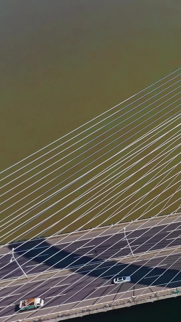 马鞍山长江大桥航拍视频的预览图