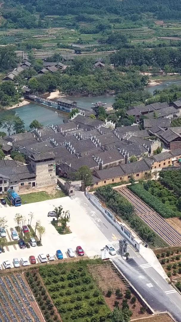 东漓古村古建筑高清航拍视频的预览图