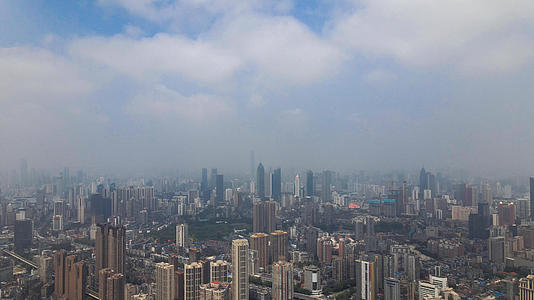 航拍城市风光武汉汉口金融中心天际线城市4k素材视频的预览图