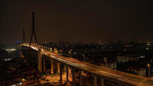 8k杨浦大桥上海城市地标交通车流轨迹夜景延时摄影视频的预览图