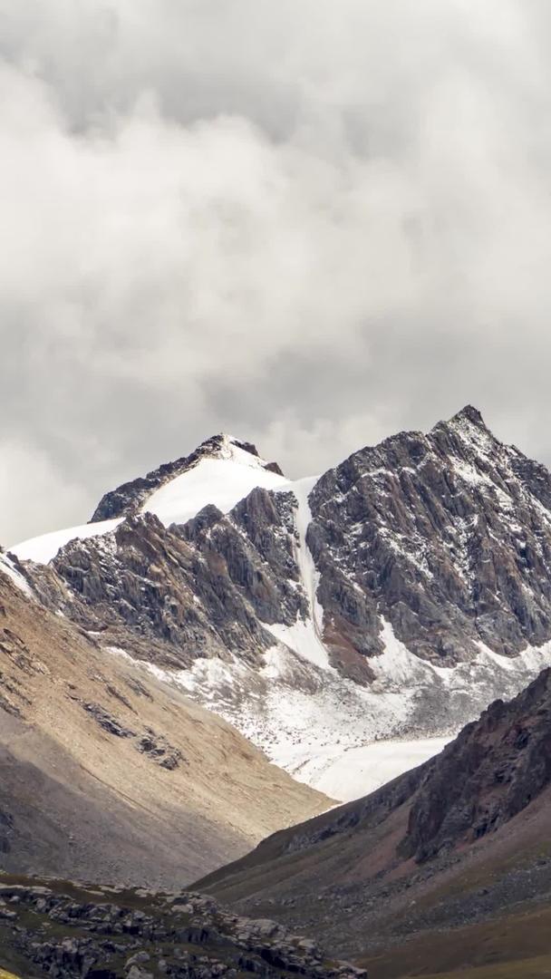 推迟317国道冰川雪山材料视频的预览图