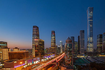 北京CBD交通白转晚8K延时视频的预览图