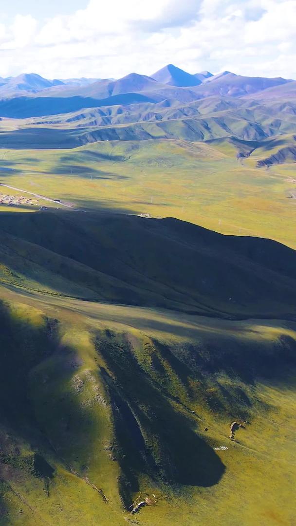 阿坝色达草原高原航拍风景视频的预览图