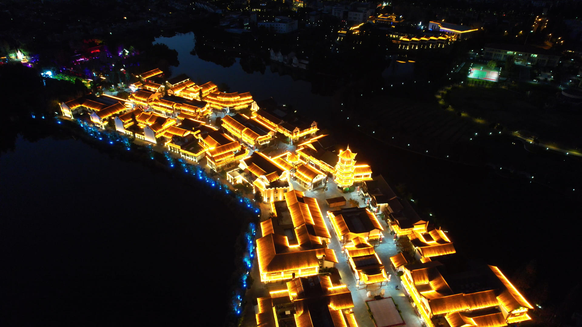 航拍云南昆明旅游4A景区民族文化村古建筑夜景4k素材视频的预览图