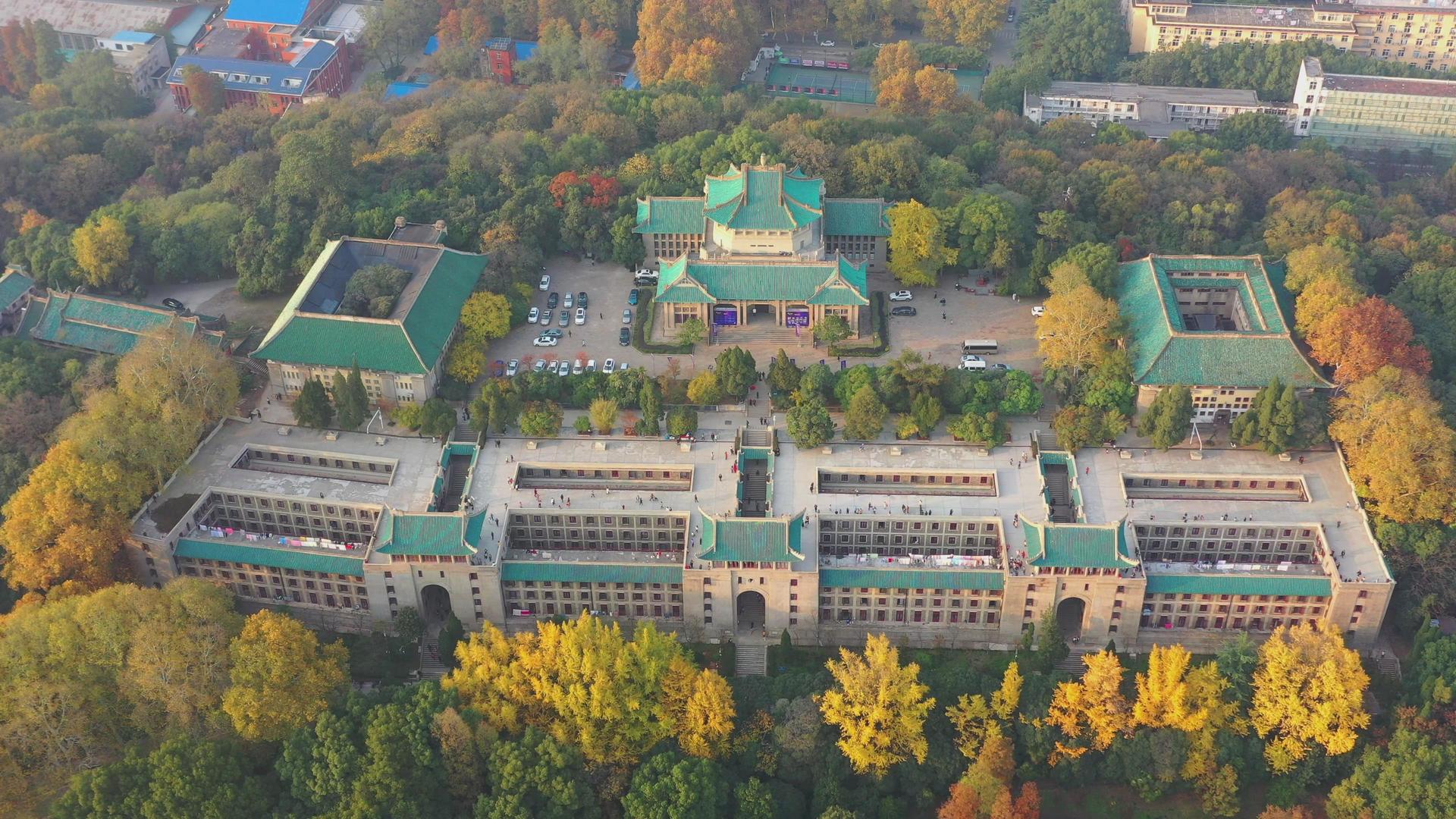 武汉大学航拍4K高清视频视频的预览图