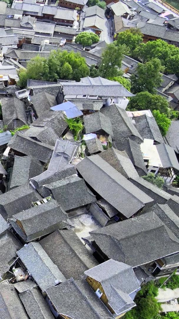 震撼航拍贵州千户苗寨村间建筑视频的预览图