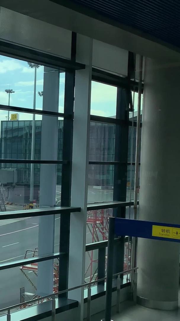 浦东T1航站楼与停机坪实拍视频视频的预览图