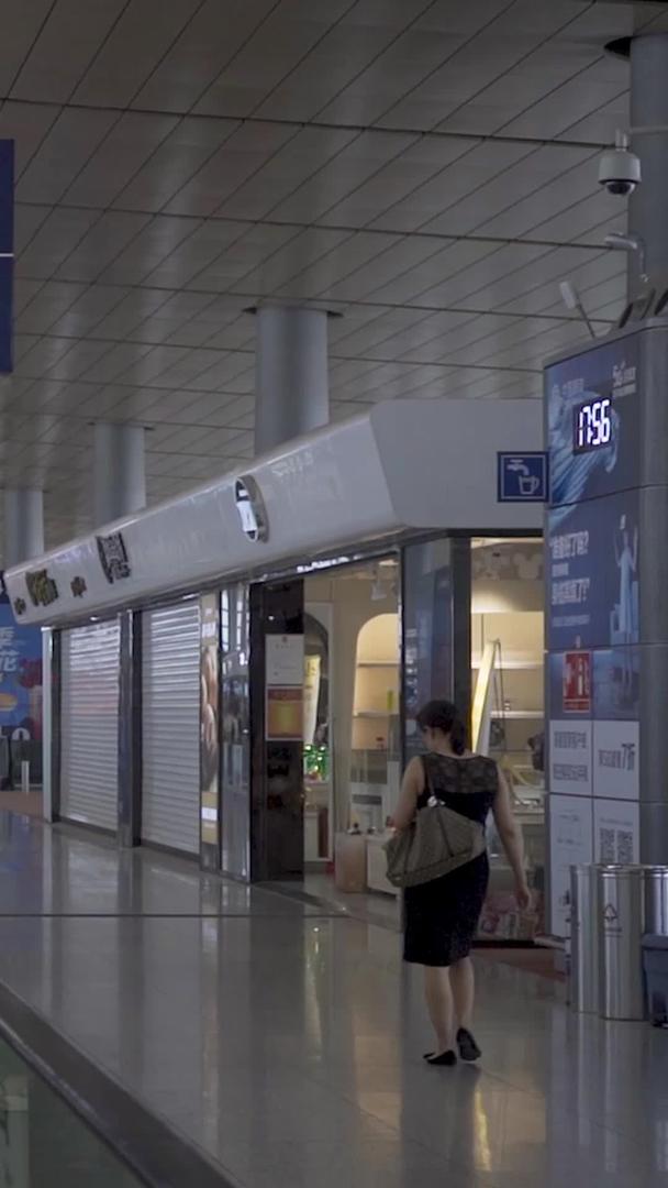 高清实拍机场标识引导牌视频的预览图