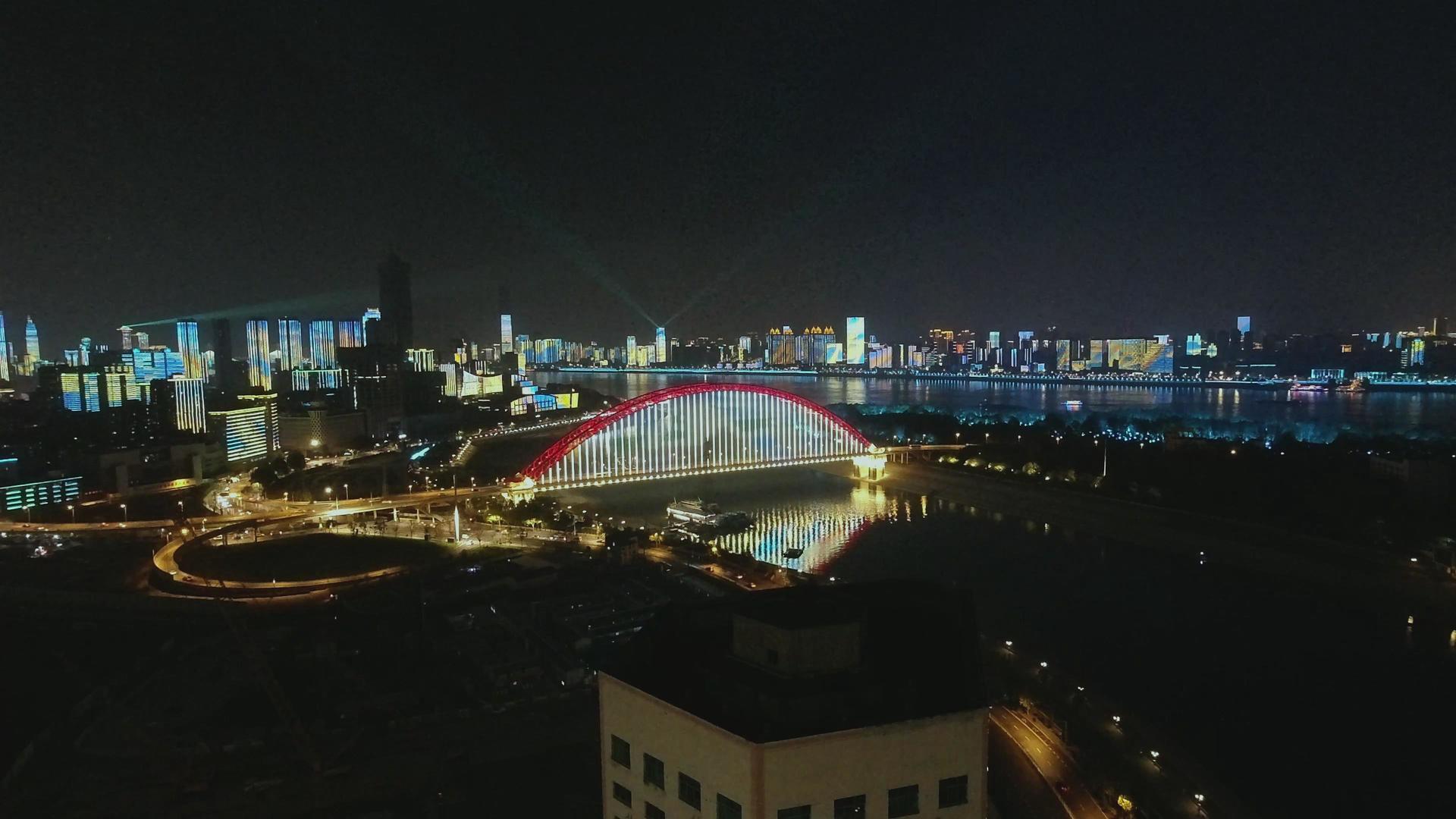 武汉长江城市灯光秀视频的预览图