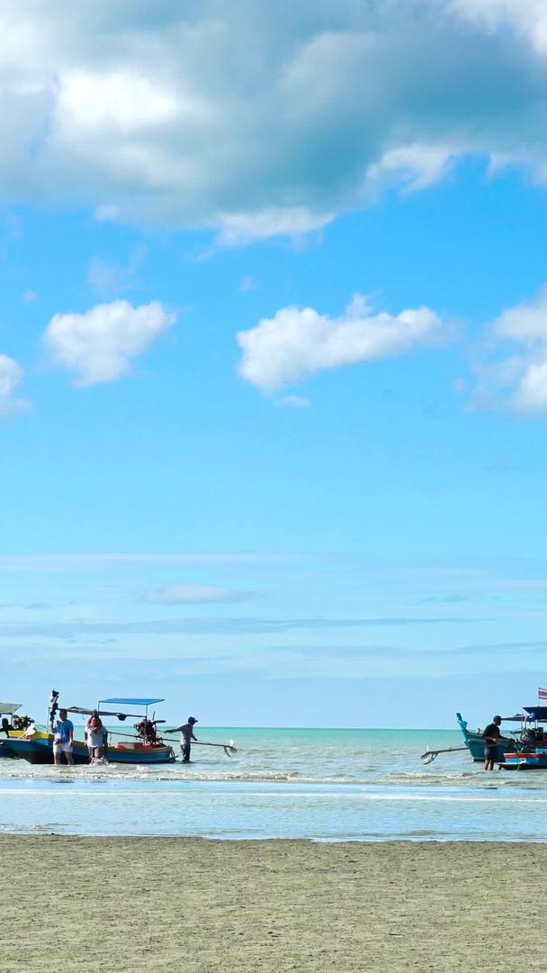 泰国华欣海滨游船游客郊游实拍视频的预览图