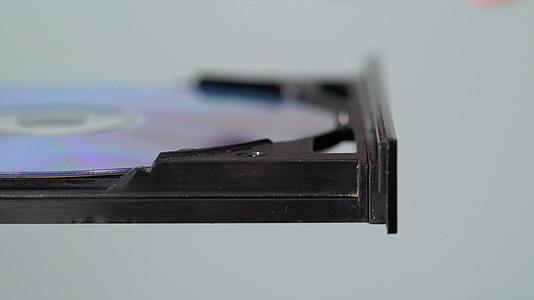 cddvdblu-ray磁盘驱动器在Pc计算机中视频的预览图