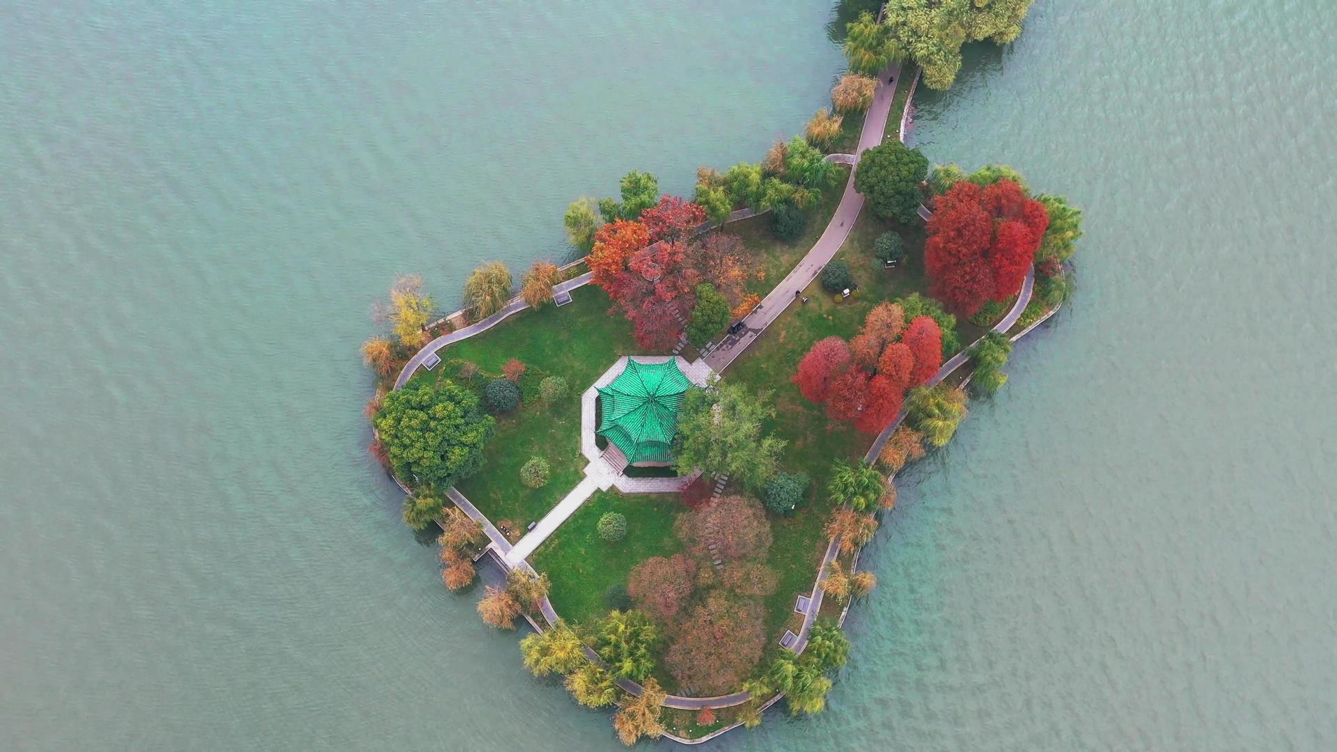 航拍东湖湖心岛4K高清视频视频的预览图