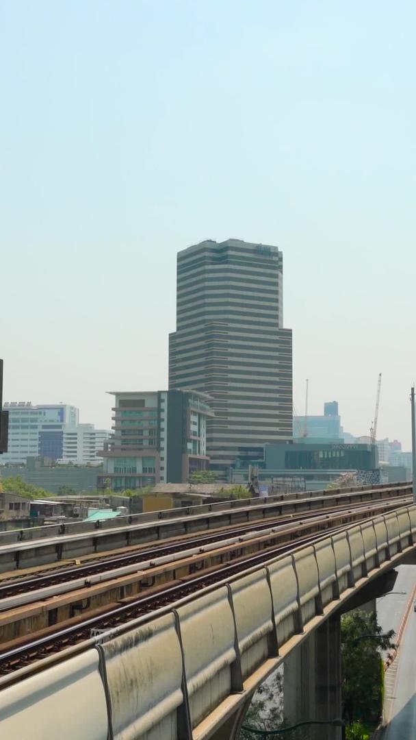 轻轨地铁轨道交通集合在泰国曼谷城市视频的预览图