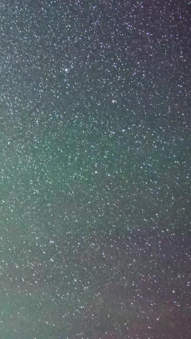 延迟西藏业拉山观景台夜景星空银河素材视频的预览图