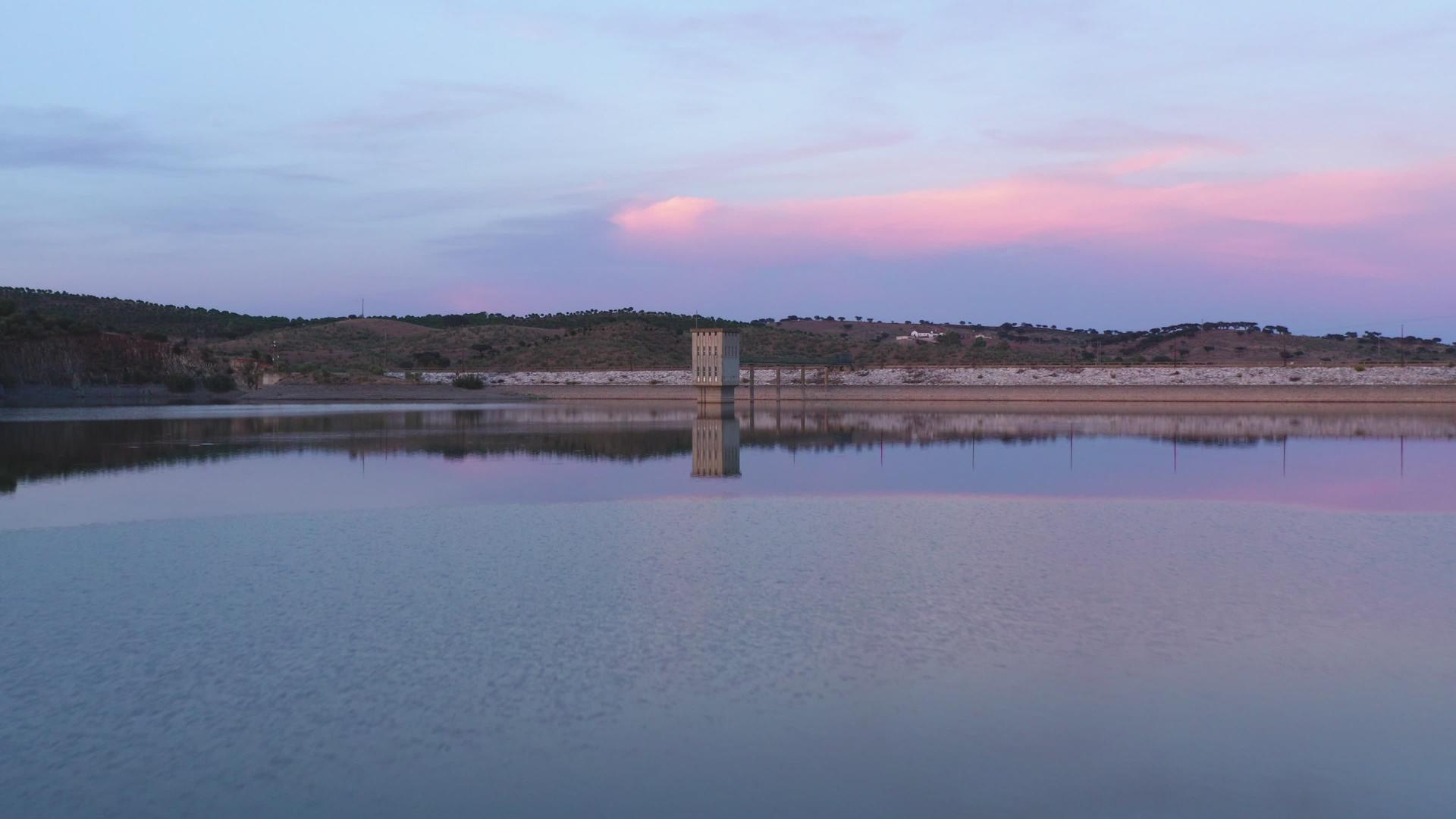 水坝湖水库景观视频的预览图