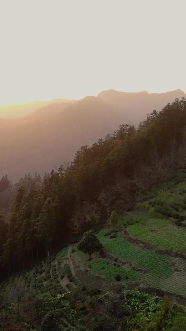 航拍安徽淞县群山日落自然风光视频视频的预览图