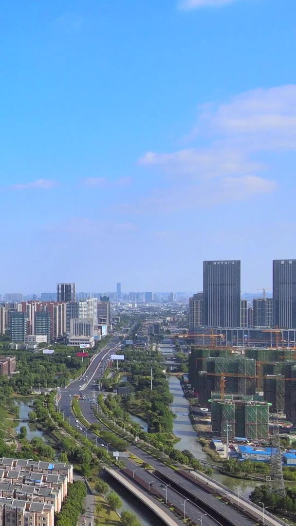 城市蓝天白云视频的预览图