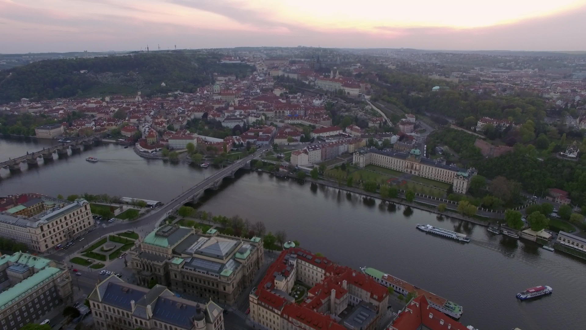 与梅恩斯桥(CzechRepublicRepublic)视频的预览图