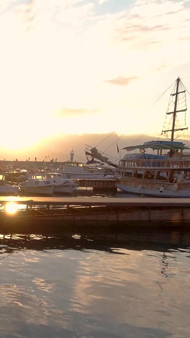伊兹密尔土耳其海滨风景视频的预览图