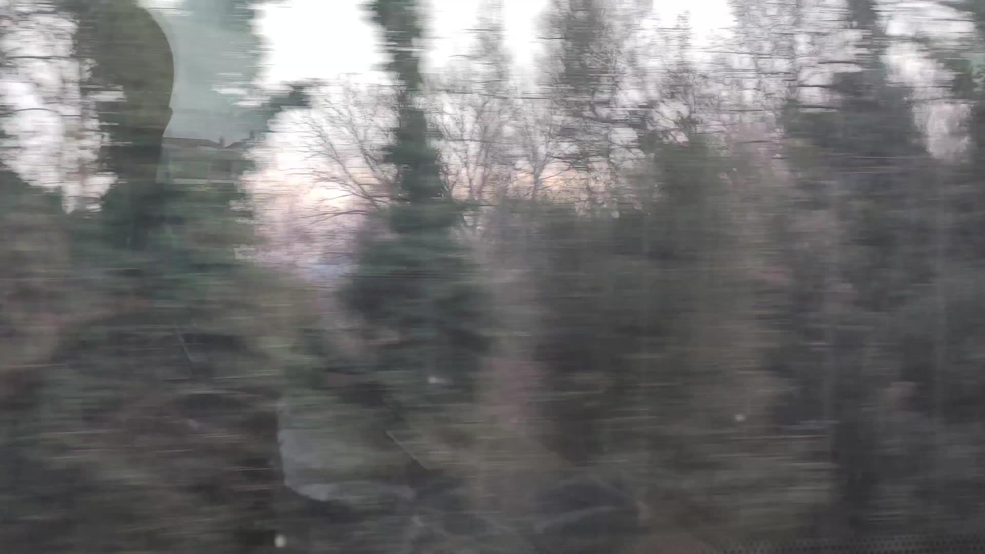 列车窗口2的全景视图视频的预览图