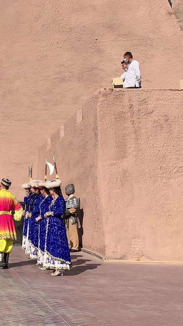 5A景区喀什古城开城仪式新疆传统文化舞蹈展示视频视频的预览图