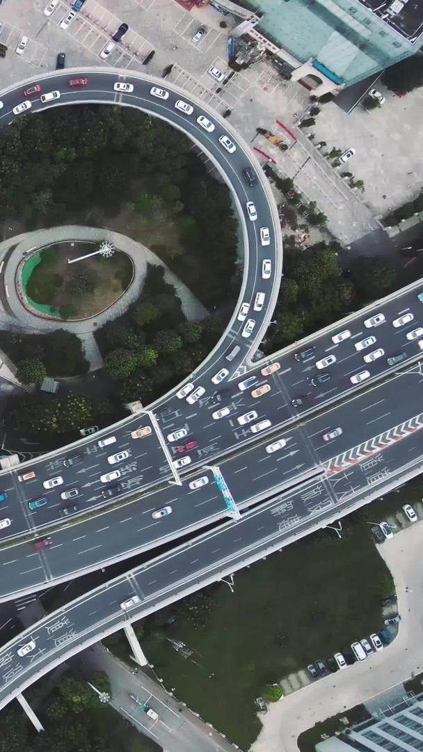 航拍城市立体交通上下班高峰堵车流量材料视频的预览图