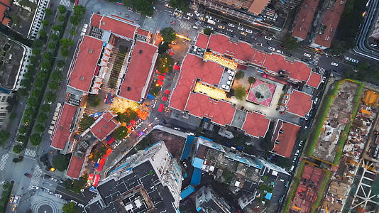 航拍风光城市俯拍武汉地标吉庆街餐饮美食街夜景素材视频的预览图