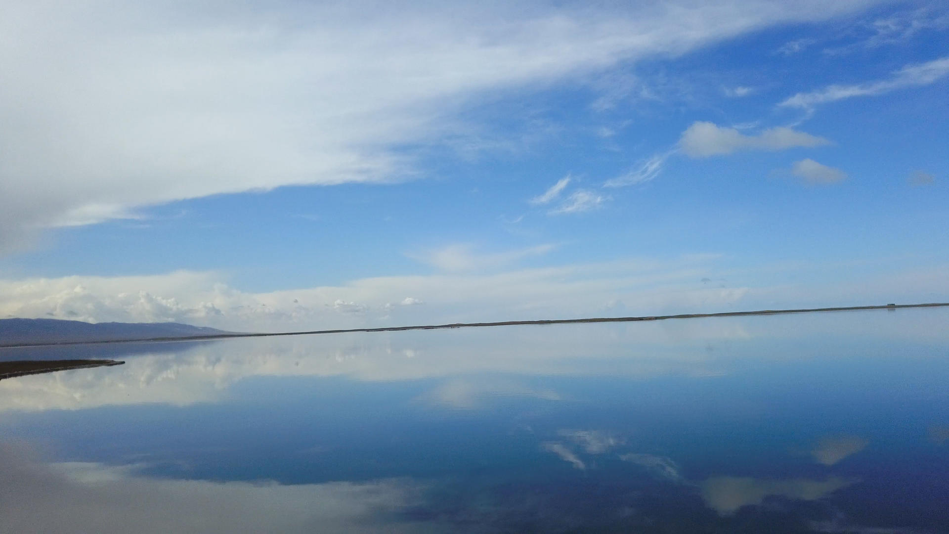 青海湖航拍视频的预览图