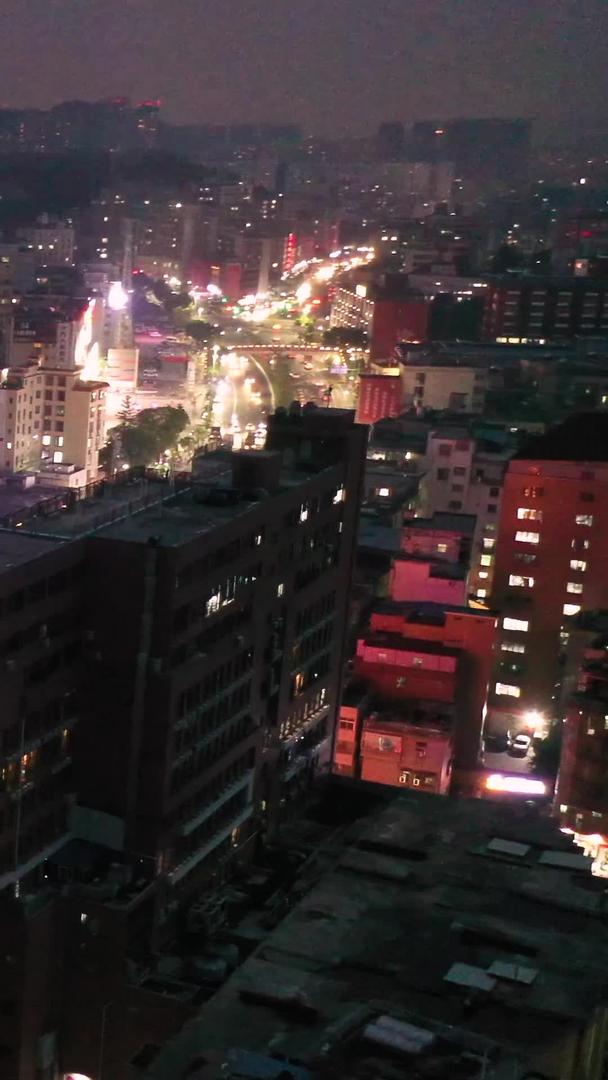 城市交通夜景视频的预览图