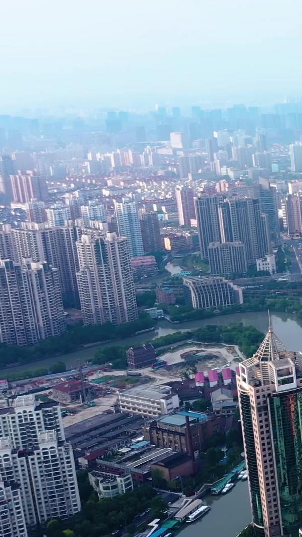 上海火车站航拍全景视频的预览图