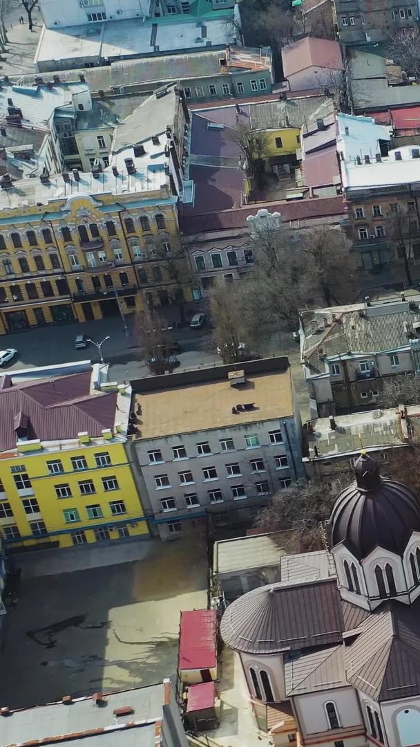 在乌克兰敖德萨街景航拍视频的预览图