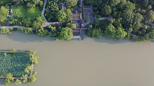 江苏扬州瘦西湖古建筑群视频的预览图
