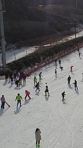 滑雪场航拍视频的预览图