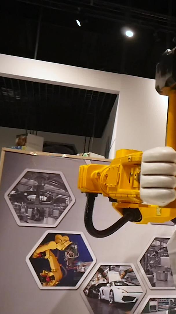 智能工业机器人视频的预览图
