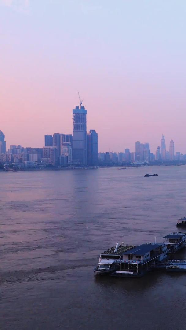 武汉长江渡口视频的预览图
