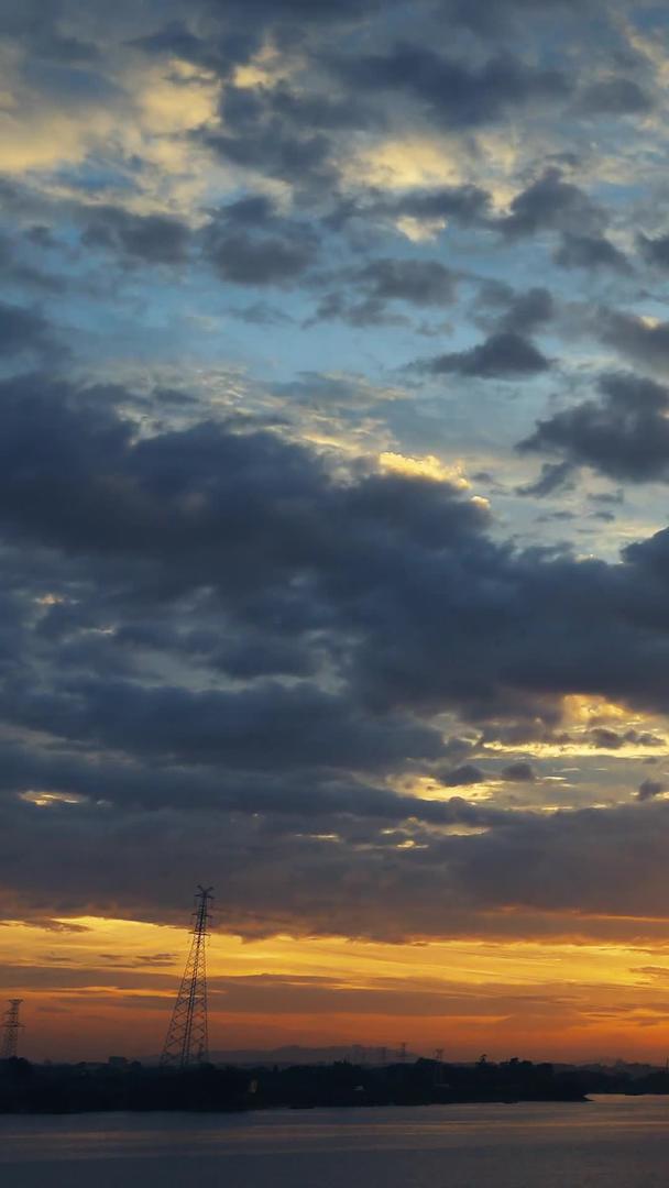 台风白鹿来临前的夕阳天气变化视频的预览图
