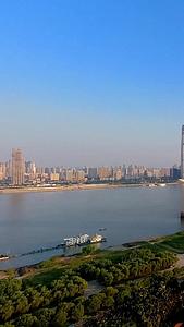 武汉汉口江滩都市延时视频视频的预览图