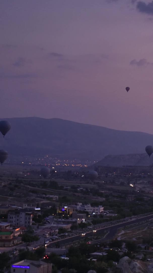 卡帕多奇亚高空视角日出热气球实拍视频的预览图